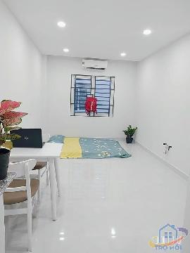 cho thuê phòng  mới,rộng thoáng ,sẵn máy lạnh+ nệm+kệ bếp 35m2 gần ĐH Văn Lang đi bộ chỉ 5p