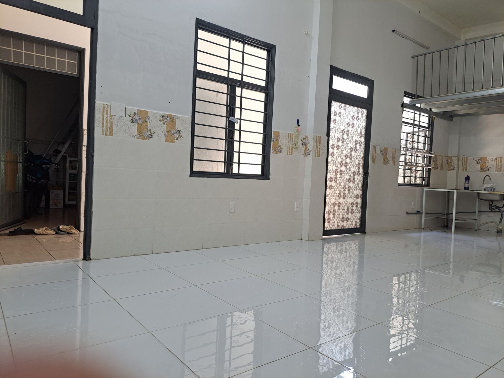 Cho thuê Phòng 40m2 chưa tính gác, phòng mới.