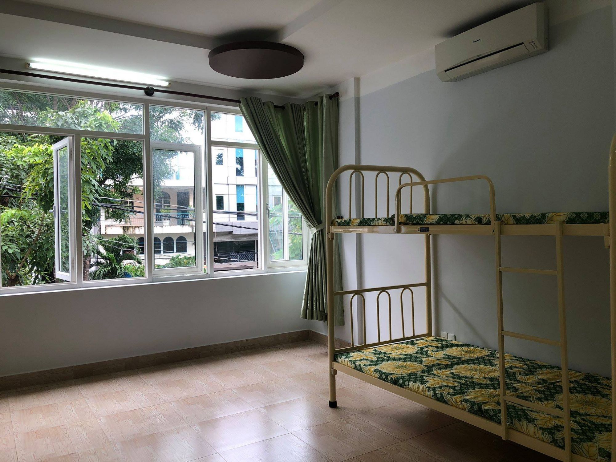 Homestay Biệt Thự gần Lotte Q.7 chỉ 1,6 tr/tháng, miễn phí: điện, nước, wifi, giữ xe, vệ sinh phòng…