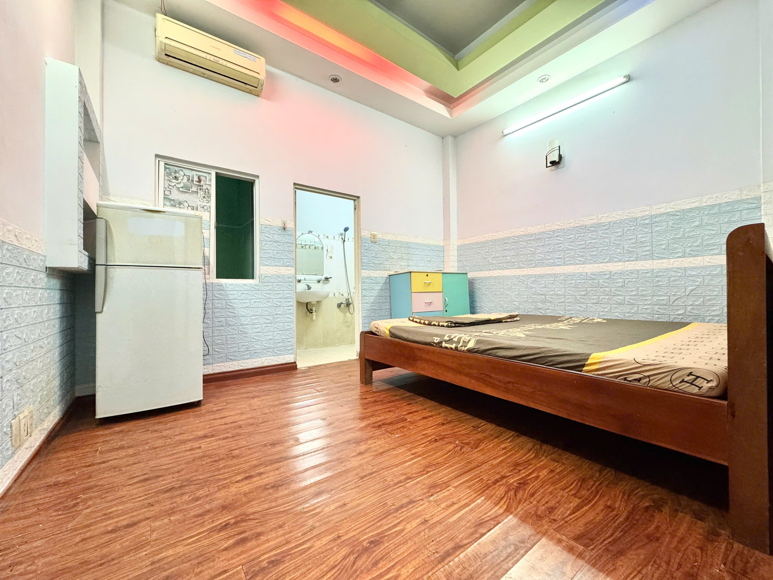 PHÒNG SẴN NỘI THẤT GIÁ RẺ