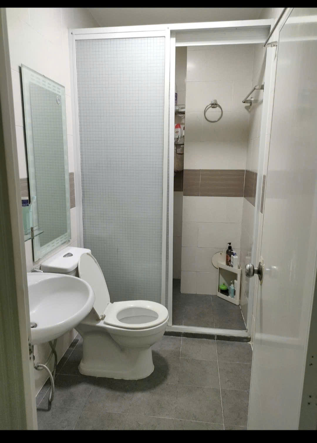 Phòng trọ nữ an ninh, yên tĩnh, sạch đẹp – có bếp & toilet riêng, gần Chợ Bà Chiểu