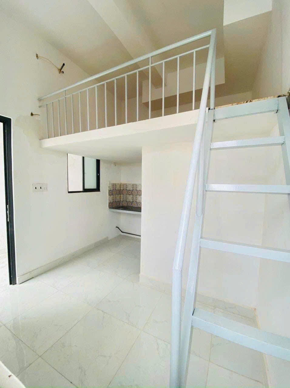 Cho thuê phòng trung tâm Q7 tòa nhà thang máy, bảo vệ 24/7, hầm xe rộng