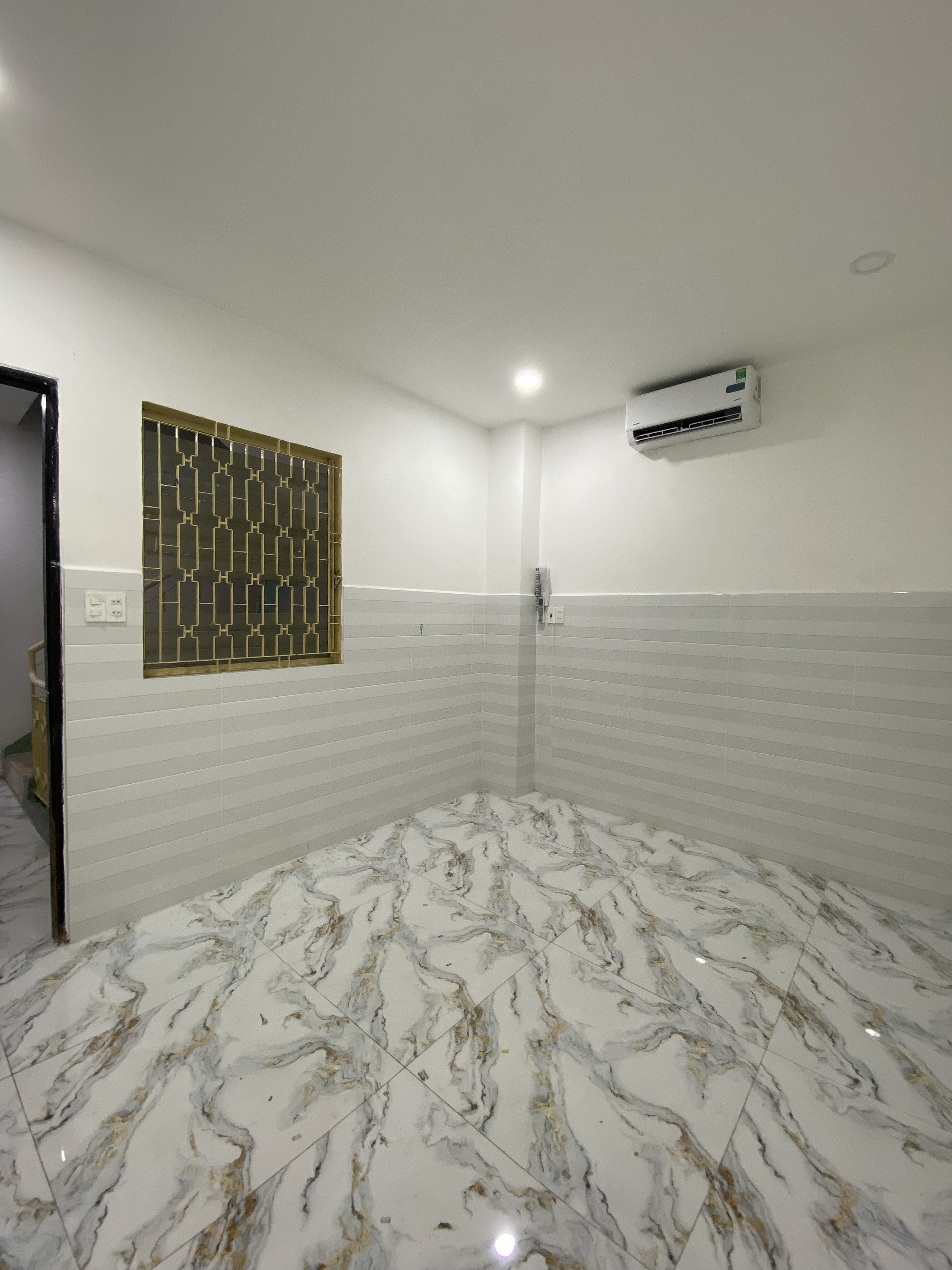 Nhà trọ giá rẻ - Trung tâm Quận 5 có sẵn máy lạnh 