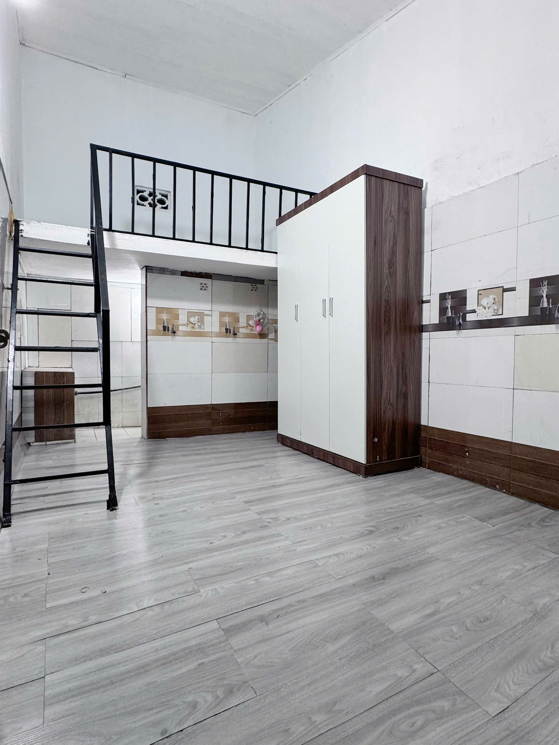 Phòng Cầu Diễn – Phúc Diễn – VSKK – Giá 2,3tr