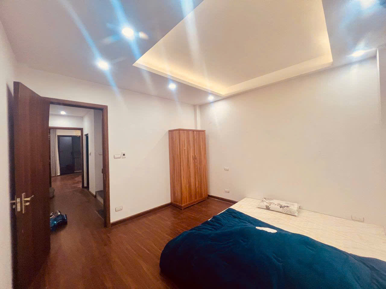 Phòng Phố Trạm – Long Biên – Ban công, cửa sổ – Full đồ – 2,5–3,3tr