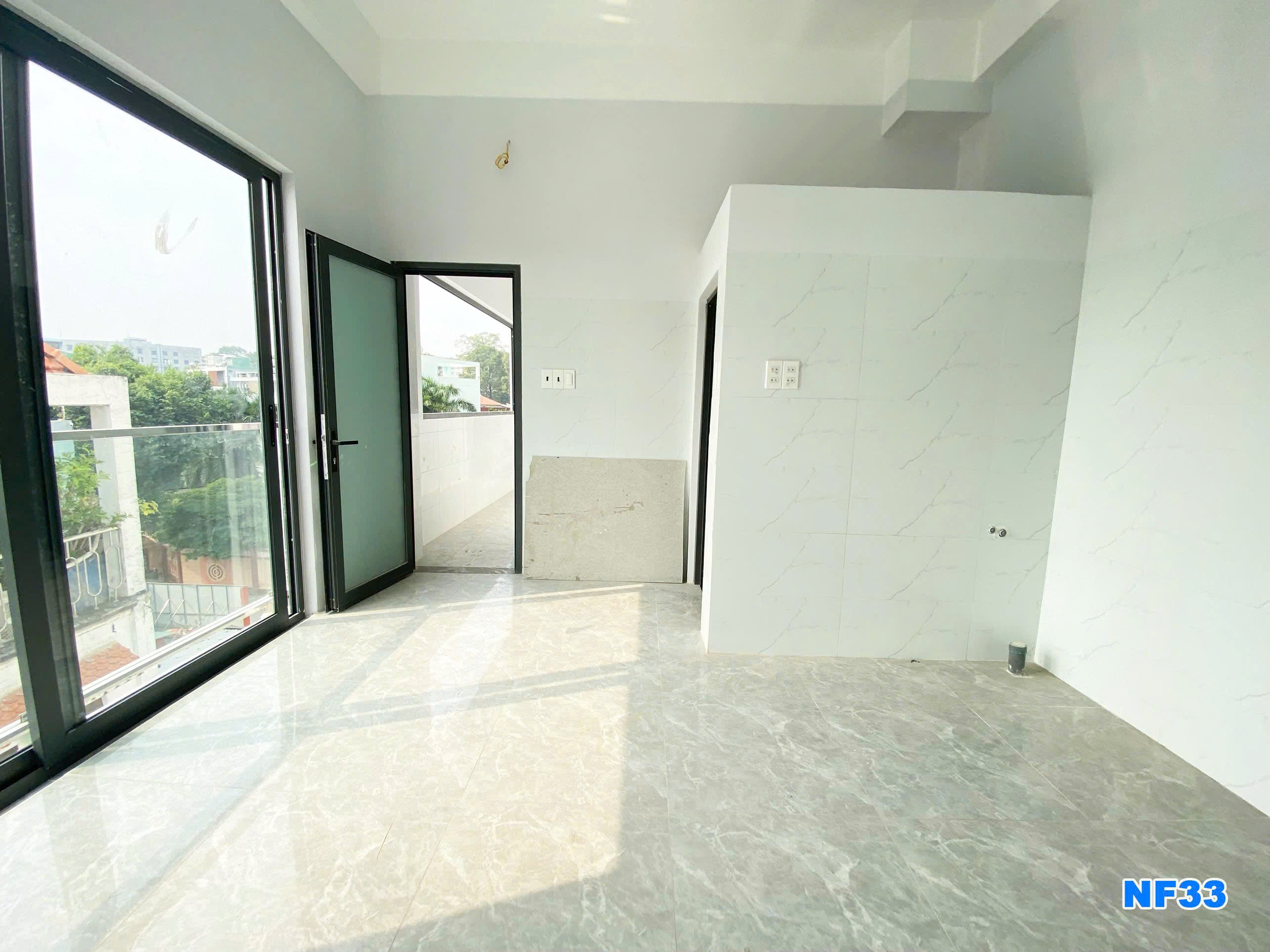 TOÀ NHÀ MỚI XÂY SIÊU RỘNG - NHẬN GIỮ QUA TẾT