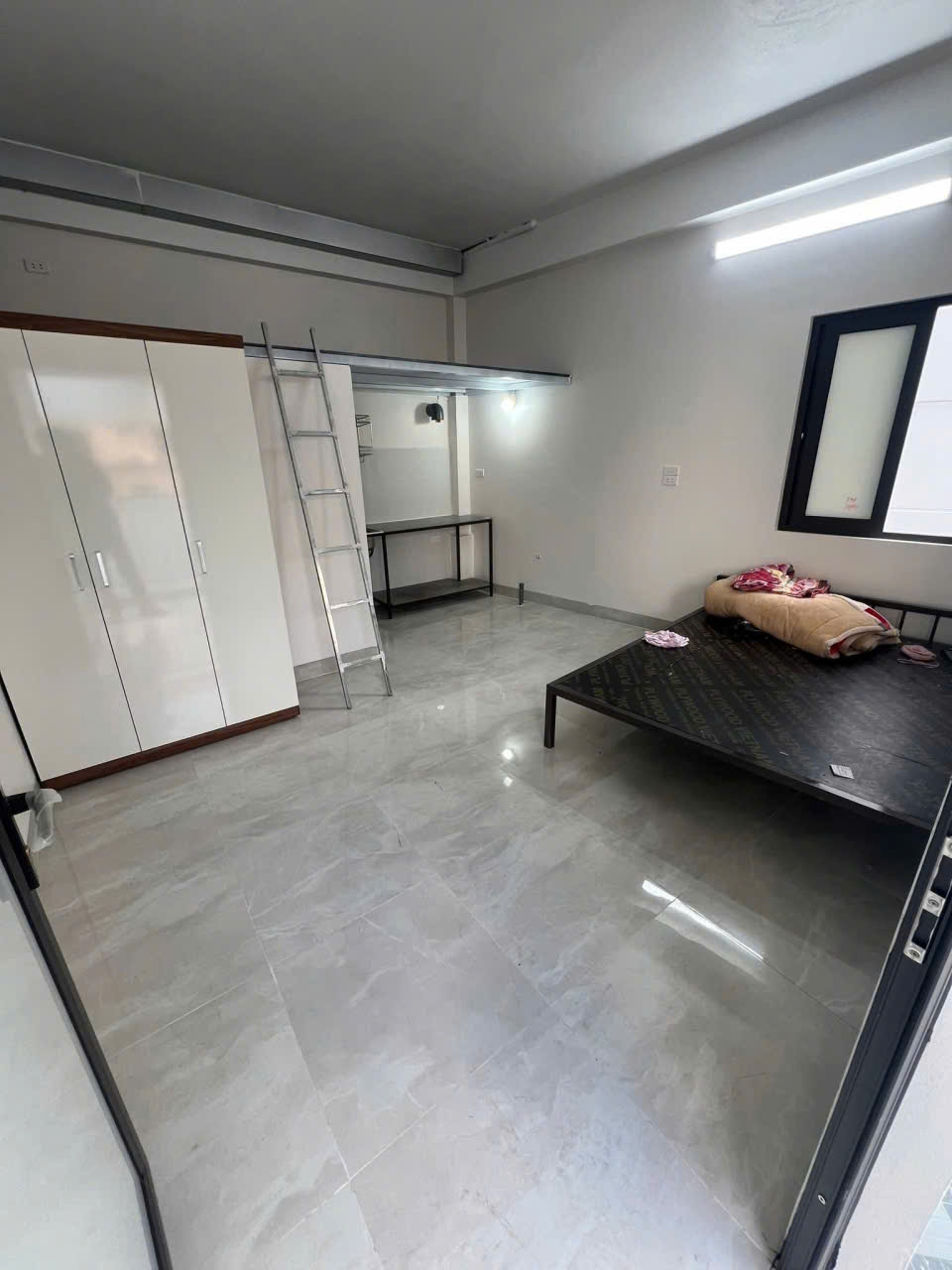 Studio gác xép La Dương – pet & xe điện