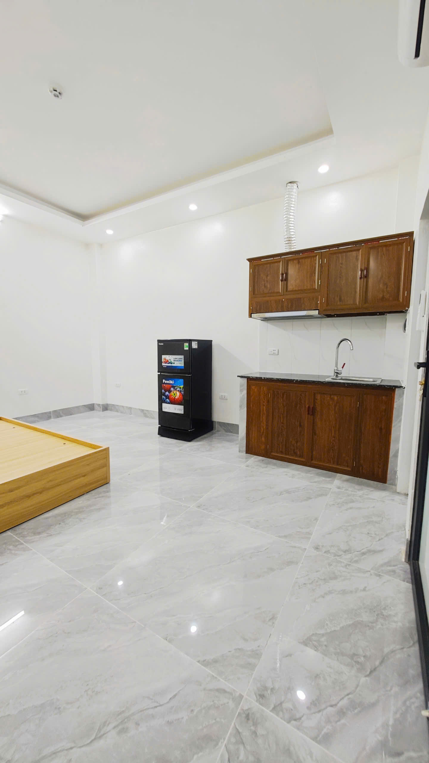 Phòng Full Nội Thất – Thang Máy – Ba La Phú Lãm