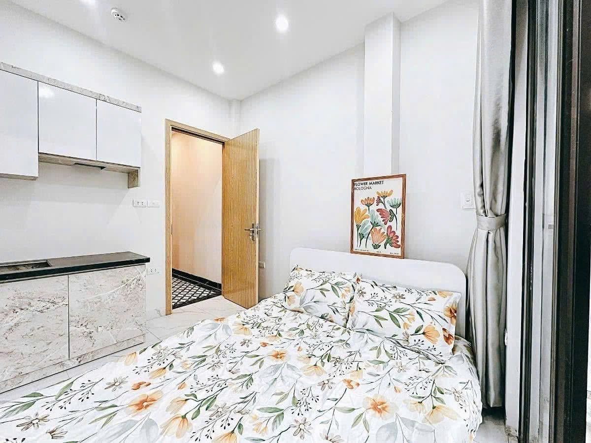 Phòng 18m² – 3.8tr – thang máy – Cầu Giấy – vào ở luôn