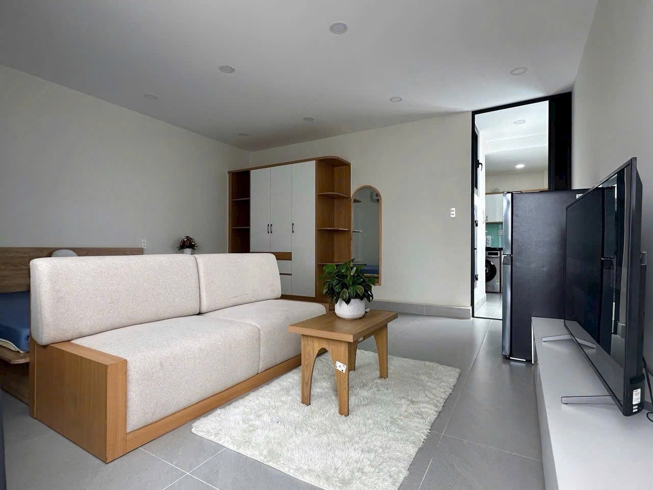 Căn hộ studio ban công rộng 43m2 chỉ 6,5 triệu gần VINCOM+,ĐH TÀI CHÍNH MARKETING, KCX TÂN THUẬN